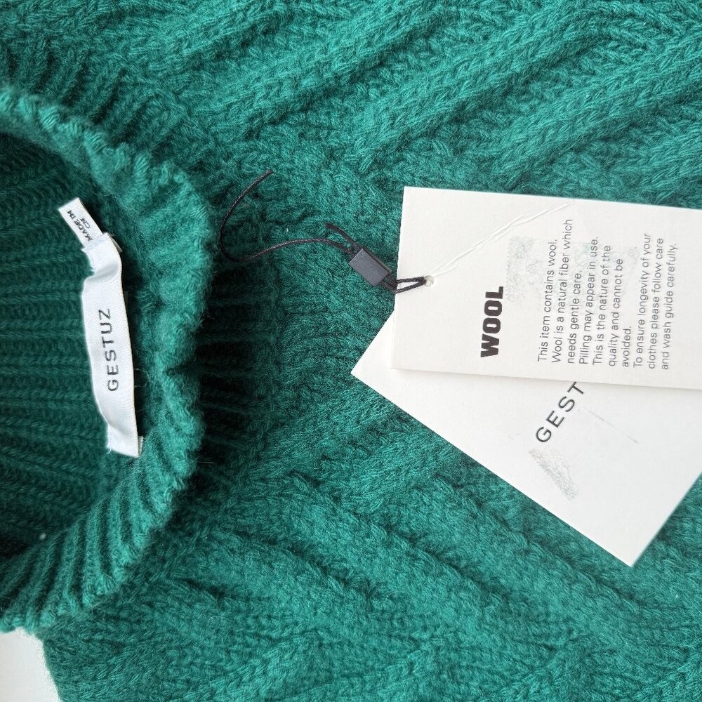 Gestuz Rain Forest Green Ice Shoulder Sweater